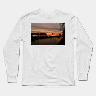 Albert Bridge Sunset River Thames London Long Sleeve T-Shirt